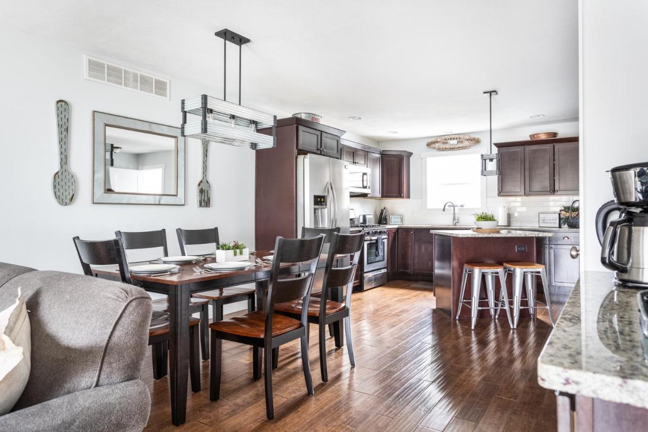 “Hygge” 3Bdr Townhouse, Close To Beach, Park & Wineries! 特拉弗斯城 外观 照片